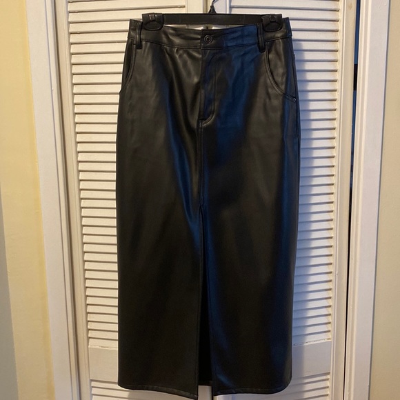 Zara Dresses & Skirts - Zara Faux Leather Skirt